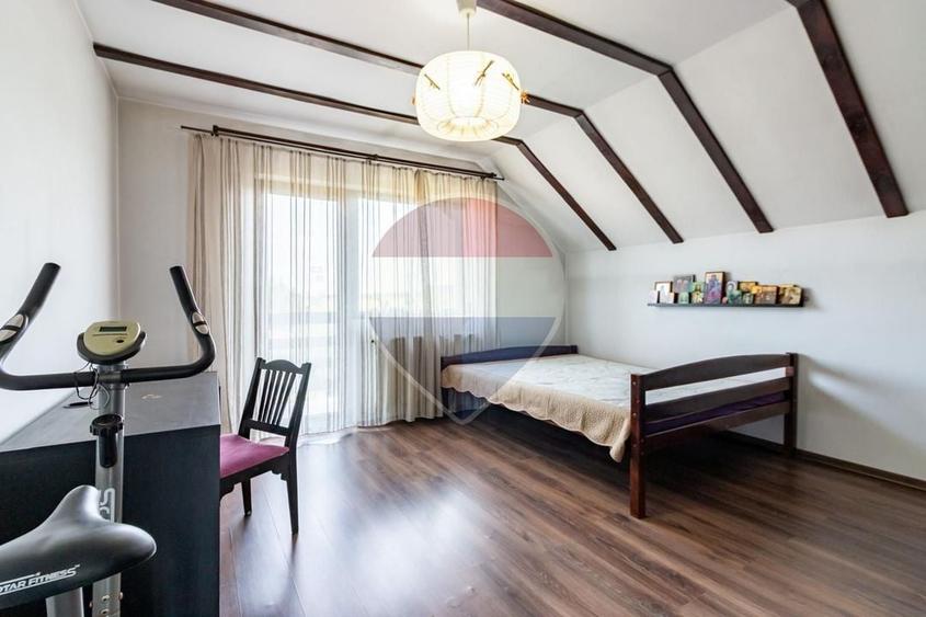 Casă individuală cu 6 camere cu Teren 1600 Mp în Ciorogârla