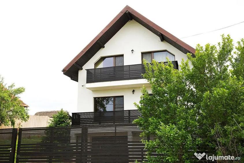 Casă cu 7 camere cu Piscina în Apateu