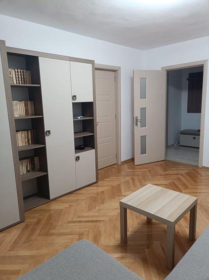Apartament cu 2 camere decomandat în Crâng