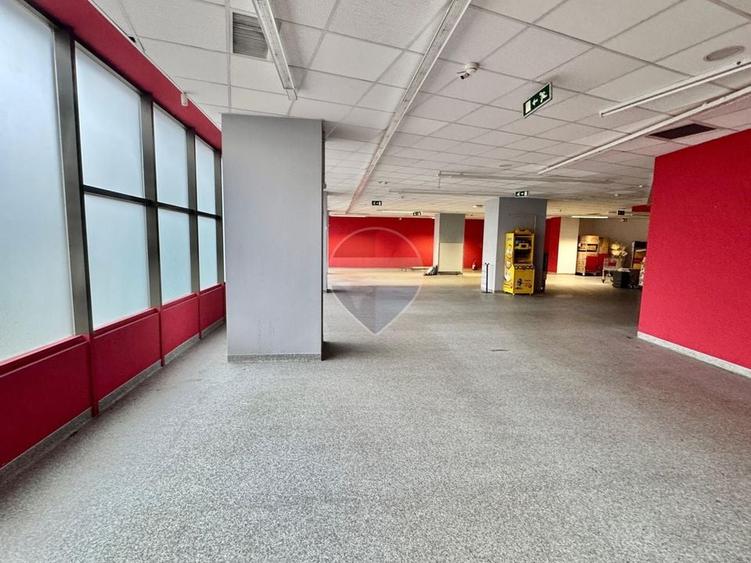 Spațiu comercial, de 297 mp, în P-ța Dorobanți