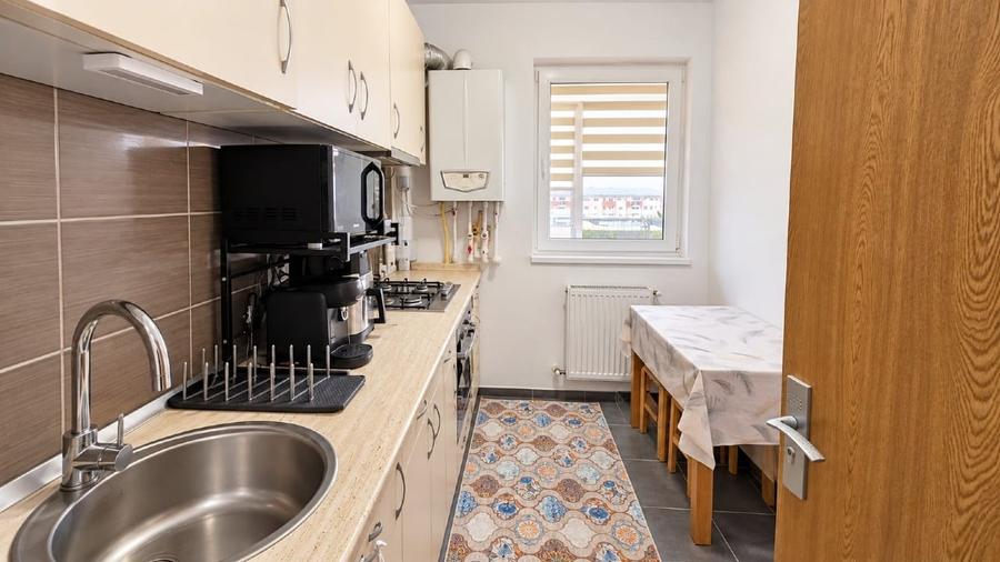 Apartament cu 2 camere decomandat, mobilat în Central