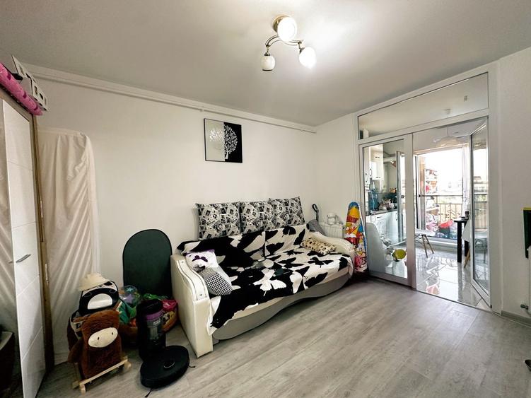 Apartament cu 2 camere decomandat, mobilat în Titan