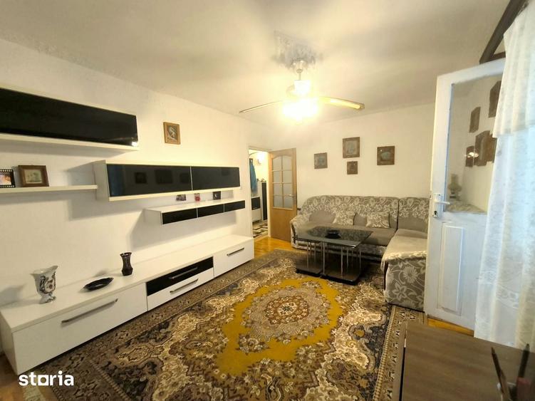 Apartament cu 3 camere decomandat în Tineretului