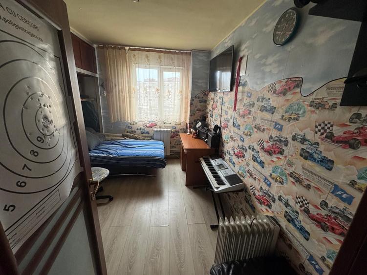 Apartament cu 3 camere în Cordău