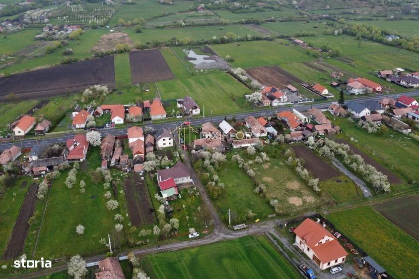 Casă cu 3 camere decomandat în Șieu
