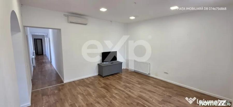 Casă cu 7 camere cu Teren 415 Mp în Central