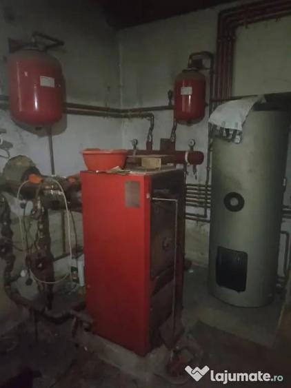 Casă cu 6 camere cu Teren 1000 Mp în Angheluș