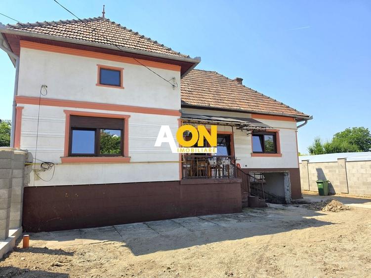 Casă individuală cu 4 camere cu Canalizare în Central
