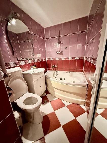Apartament cu 3 camere semidecomandat în Iosia