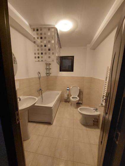 Casă individuală cu 4 camere cu Canalizare în Galata