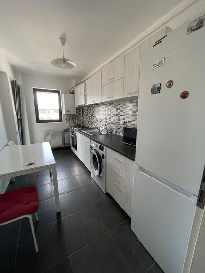 Apartament cu 2 camere decomandat în Roșu