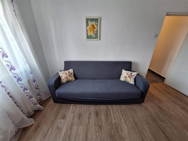 Apartament cu 3 camere semidecomandat, mobilat în Hipodrom 2