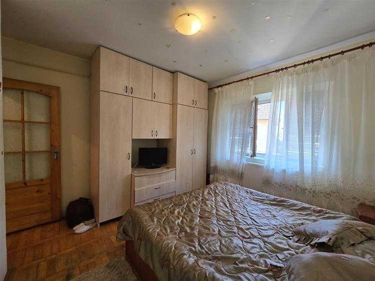 Apartament cu 2 camere decomandat în Nicolina