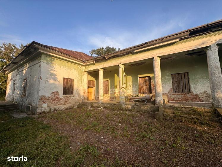 Conac boieresc istoric (anii 1860) in inima Bucovinei - teren 7.721 mp - 4