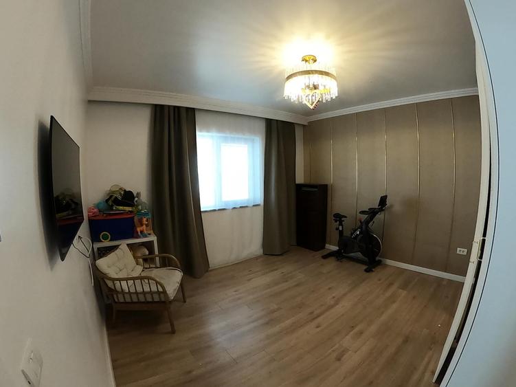 Apartament 3 camere cu centrala termica si curte proprie - 2