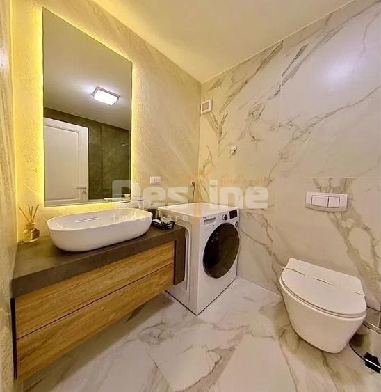 Apartament cu 3 camere decomandat, mobilat în Calea București