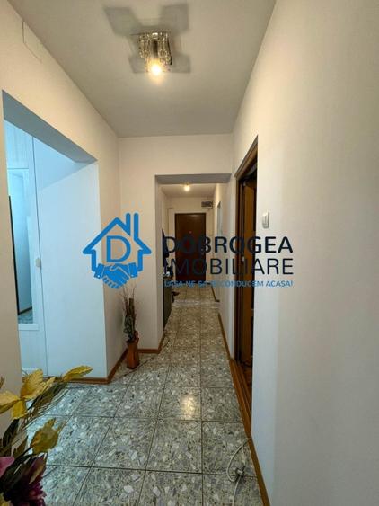 Apartament cu 4 camere decomandat, mobilat în Peco