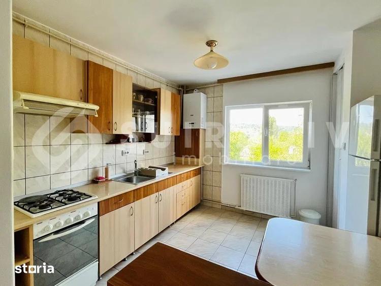 Apartament cu 3 camere decomandat în Plopilor