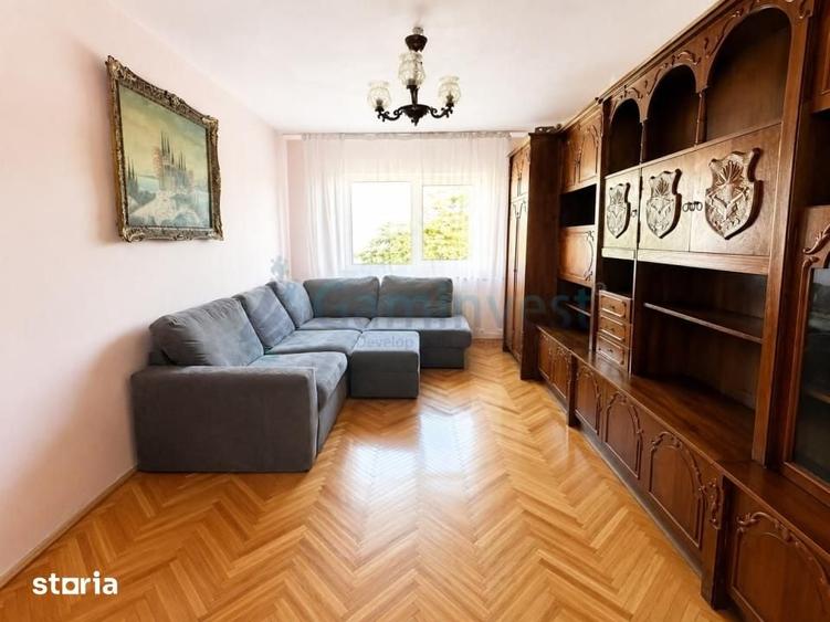 Apartament cu 3 camere decomandat în Decebal