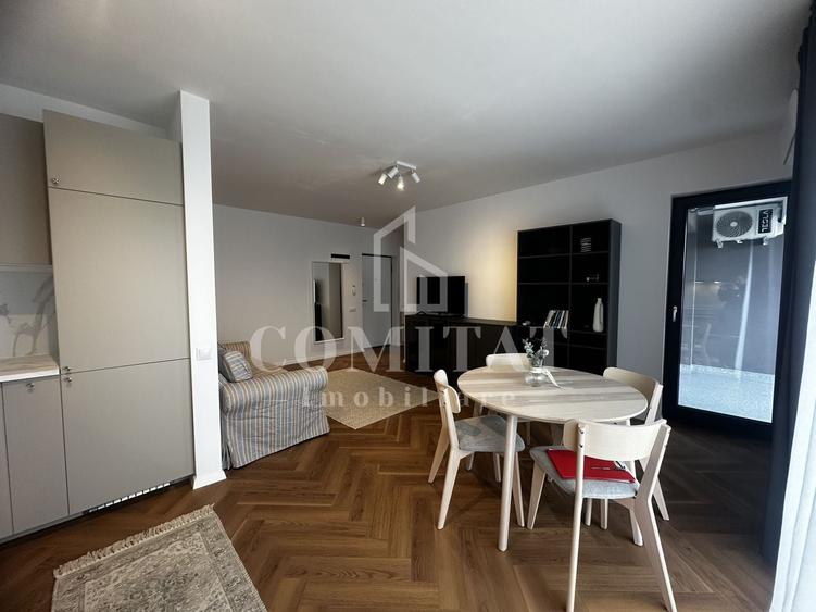 Apartament cu 2 camere semidecomandat, mobilat în Mărăști