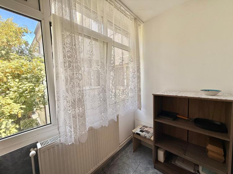 Apartament cu 2 camere decomandat, mobilat în Nicolina