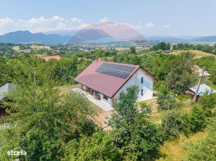 Casă cu 4 camere cu Teren 2481 Mp în Sohodol