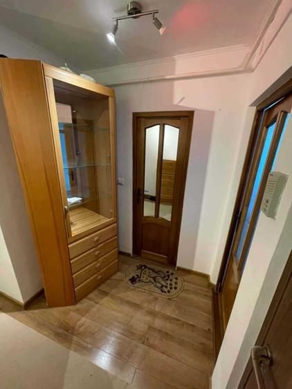 Apartament cu 2 camere decomandat în Precista