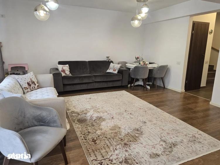 Casă cu 4 camere semidecomandat în Central