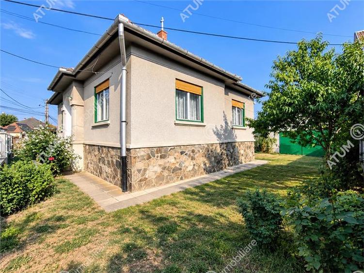 Casă individuală cu 3 camere cu Canalizare în Central