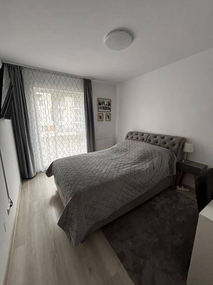 Apartament cu 3 camere semidecomandat, mobilat în Florești — fotografia 3