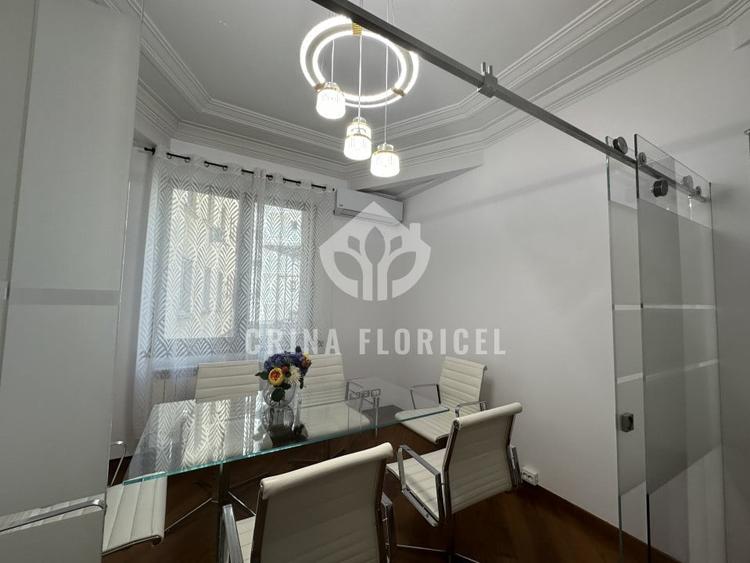 Apartament cu 5 camere decomandat în Calea Victoriei