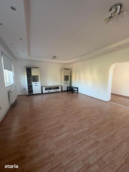 Casă cu 3 camere cu Teren 100 Mp în Sisești