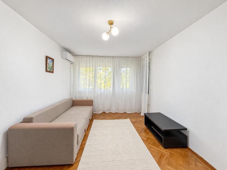 Apartament cu 2 camere semidecomandat, mobilat în Alexandru Obregia