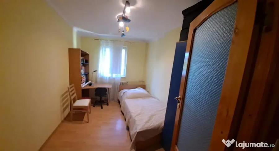 Apartament cu 3 camere semidecomandat în Tomis Nord