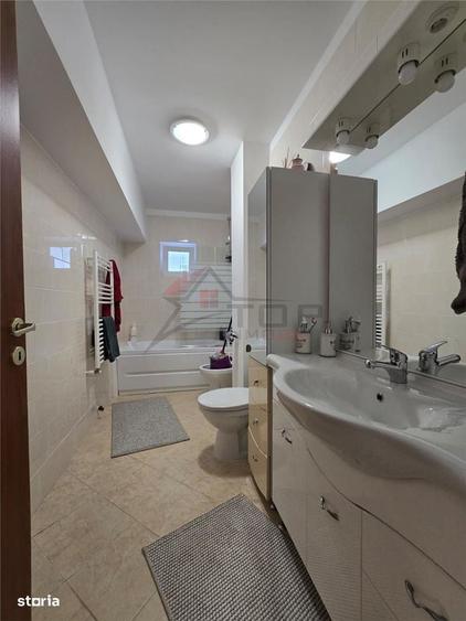 Apartament cu 2 camere decomandat în Bârnova