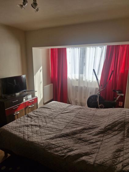Apartament cu 3 camere decomandat în Ștefan cel Mare