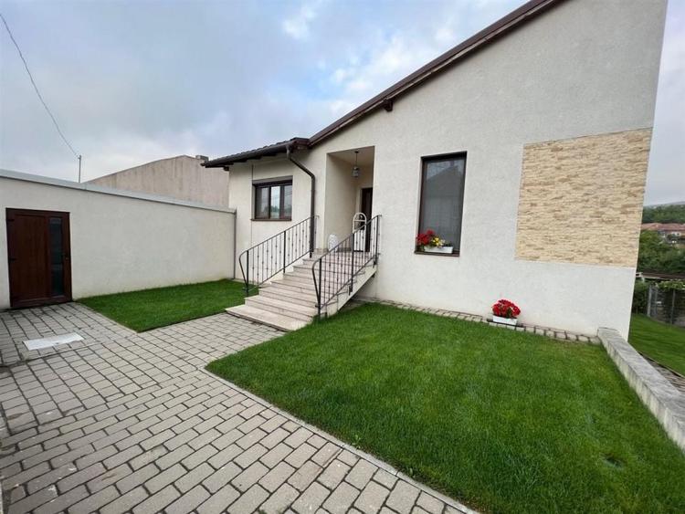 Casă cu 4 camere cu Teren 80 Mp în Iris