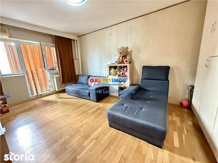 Apartament cu 3 camere decomandat în Rahova