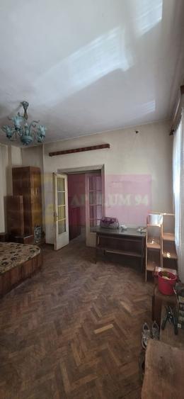 Casă individuală cu 4 camere cu Canalizare în Central