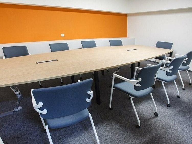 Spațiu comercial, de 1,590 mp, în Ultracentral