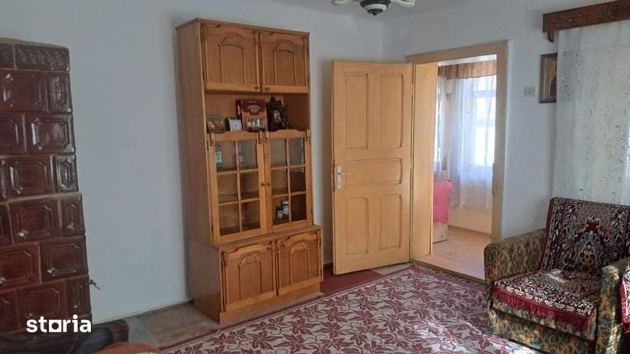 Casă cu 4 camere cu Teren 400 Mp în Central