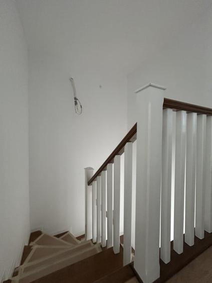 Duplex cu 4 camere cu Canalizare în Central