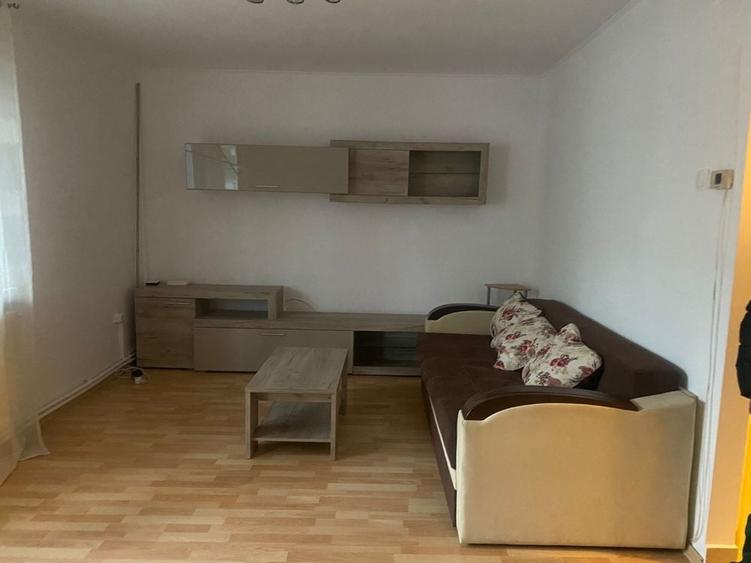 Apartament cu 2 camere semidecomandat în Gară