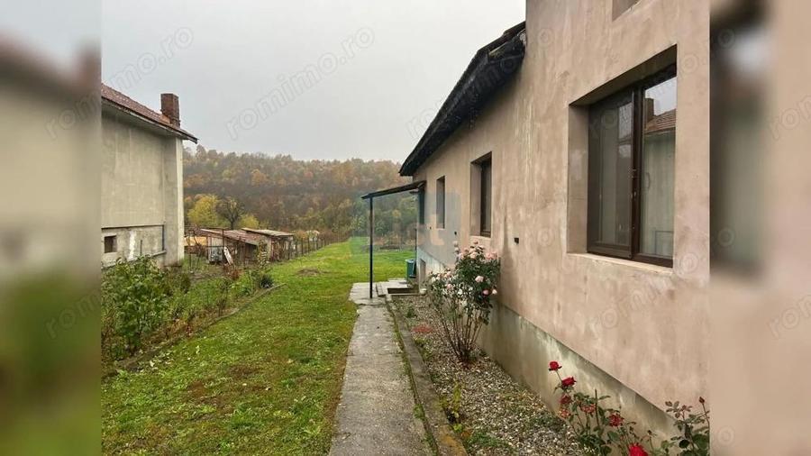 Casă cu Teren 240 Mp în Bălești