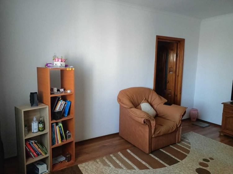 Apartament cu 2 camere semidecomandat în Poarta 6