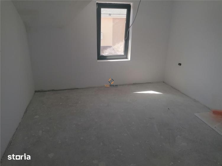 Casă cu 4 camere cu Teren 200 Mp în Sânandrei