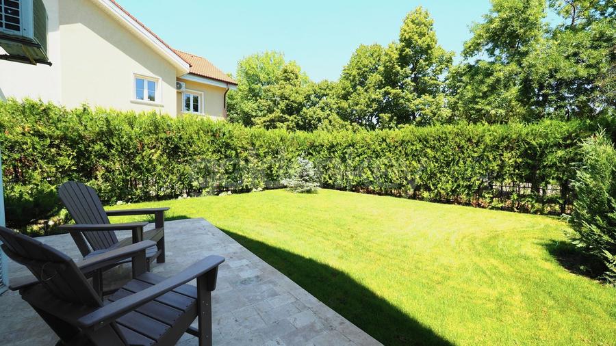 Duplex cu 4 camere cu Canalizare în Iancu Nicolae