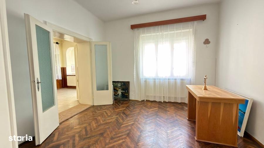 Spațiu comercial, de 342 mp, în Central