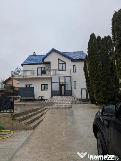Casă cu 7 camere cu Teren 1500 Mp în Aviatori