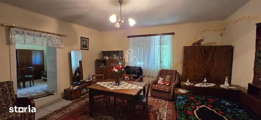 Casă cu 4 camere cu Teren 1093 Mp în Apold
